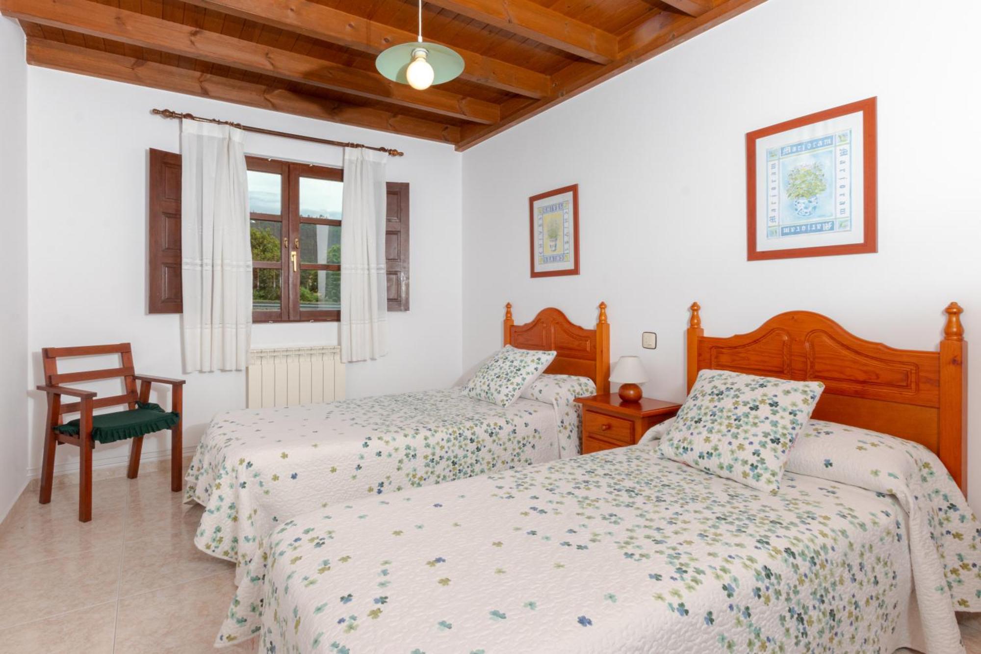Apartamentos El Acebo Navés Rum bild